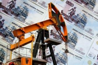 Синхронне падіння. Дешева нафта знову потягнула російський рубль донизу