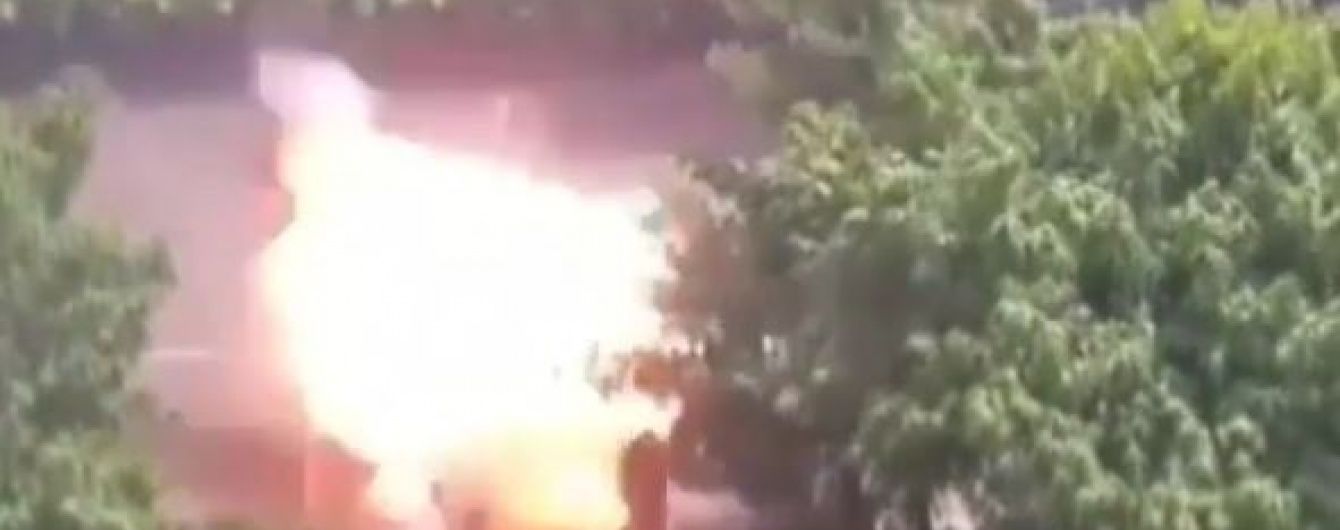 Очевидці зняли шокуюче відео моменту вибуху у Джакарті