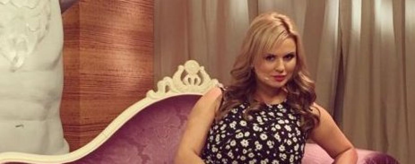 Пишногруда Семенович копіює фірмовий шпагат Волочкової