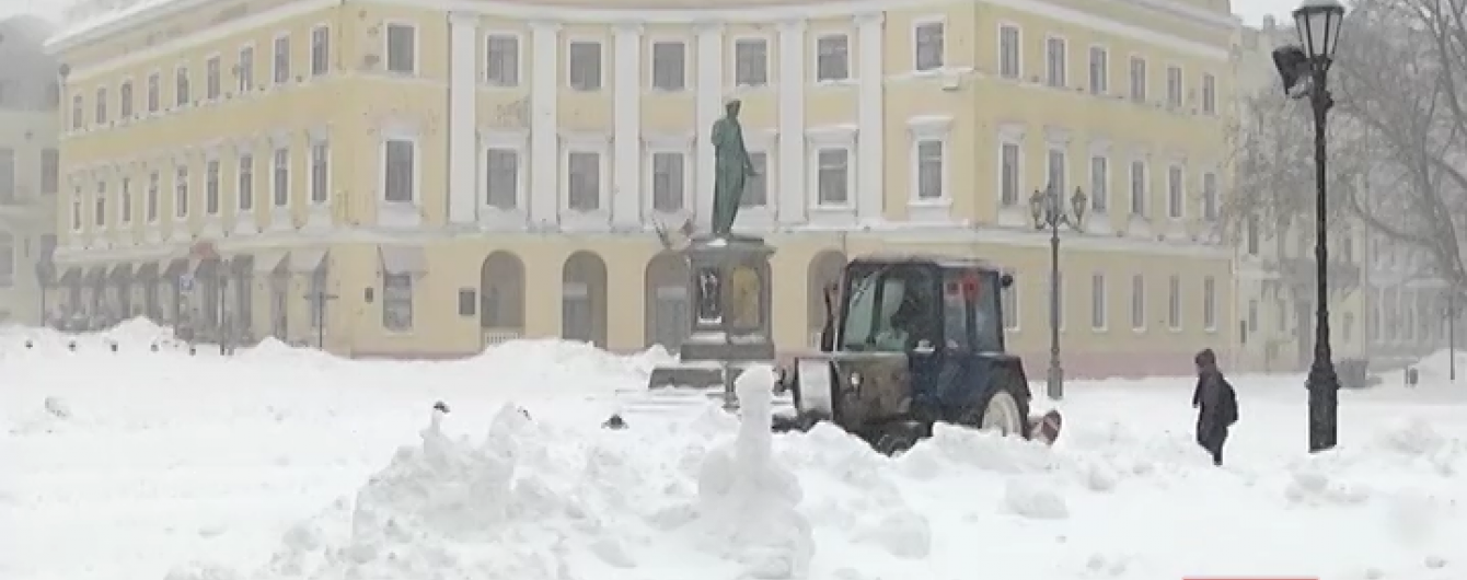 На Одещині повністю перекрили для руху десять трас державного значення