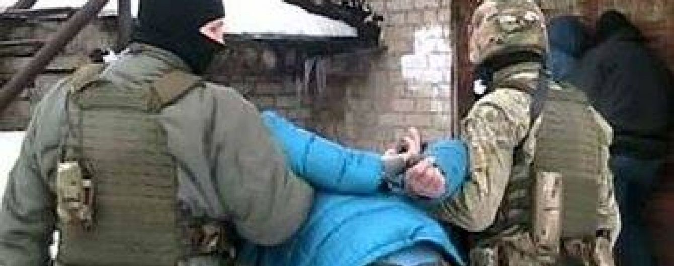 На Донбасі затримали шпигунку та екс-коханку "Гіві"