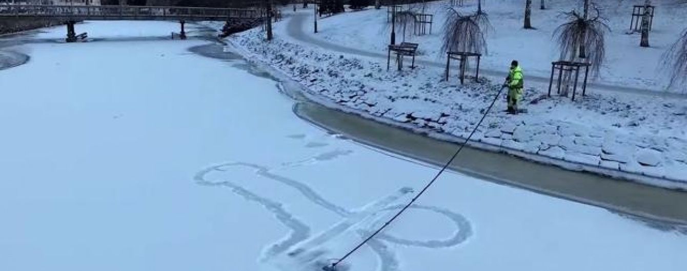 Гігантський пеніс ледь не посварив шведське місто