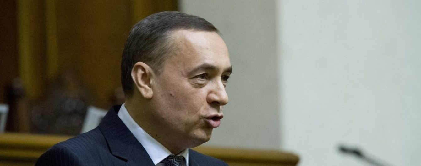Мартиненка затримали і повезли в НАБУ
