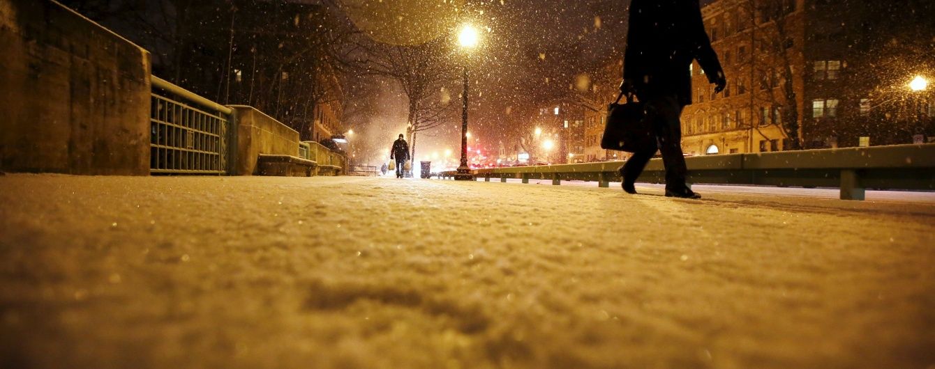 На США насувається "столітній" шторм: скасовуються авіарейси та зупиняється метро