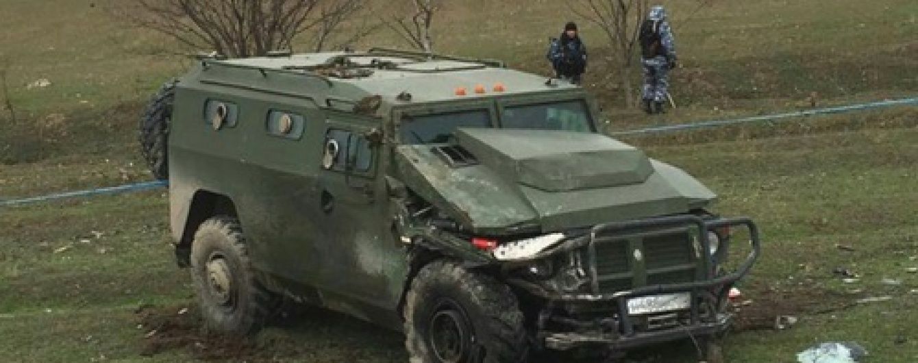 У Дагестані зіткнулися броньовик і автобус: є загиблі та поранені
