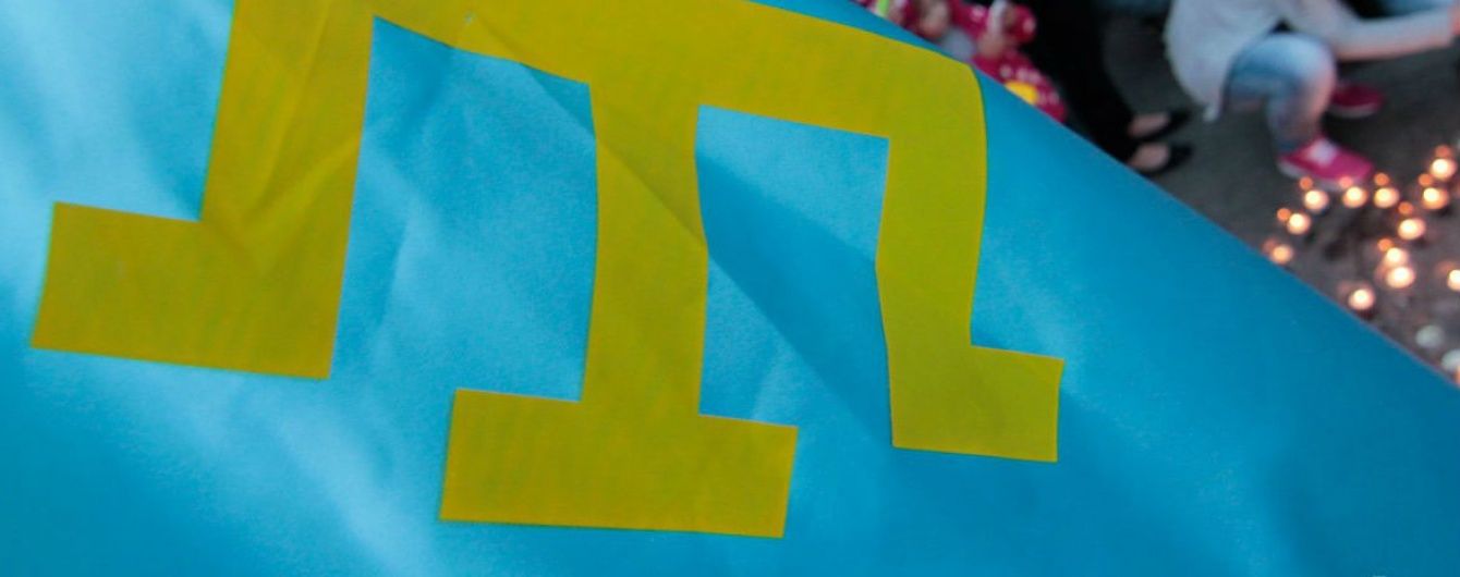 В анексованому Криму десятки озброєних людей вдерлися до мечеті і вивезли понад 100 мусульман