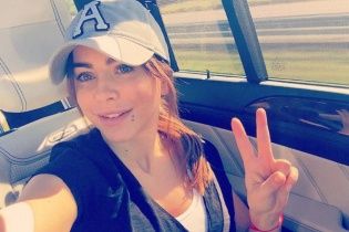 Ані Лорак поділилася світлиною з чоловіком та донечкою
