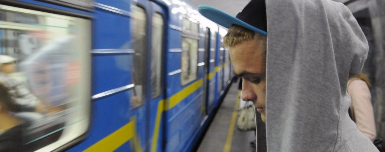 У метрополітені Києва назвали причину колапсу в підземці