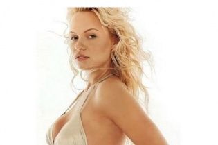 Памела Андерсон пригадала відверту фотосесію для Playboy