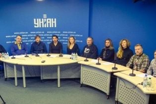 Українські артисти вимагають у Порошенка заборонити російський медійний товар