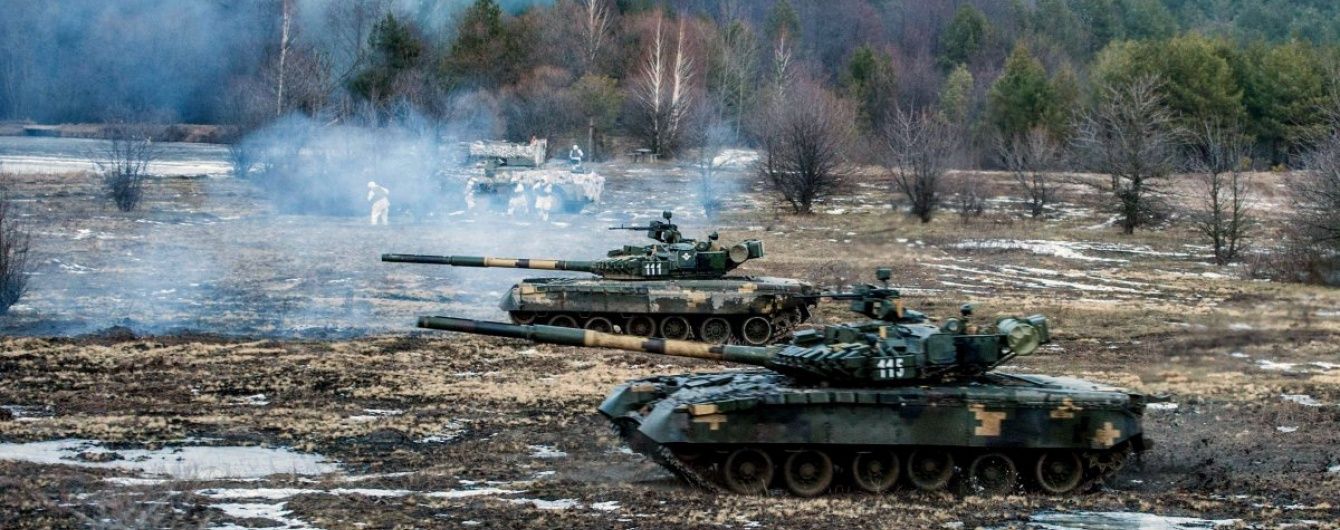 Українські десантники під пильним оком Муженка відпрацювали швидкий наступ на ворога