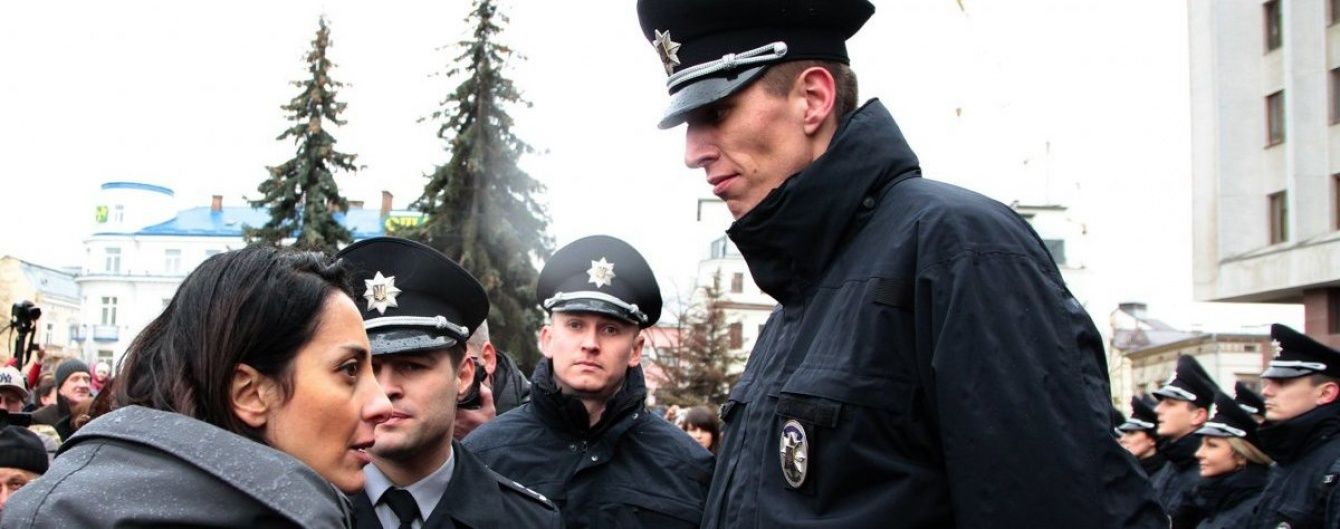 Найвищому патрульному поліцейському України повідомили про підозру через побиття АТОвця
