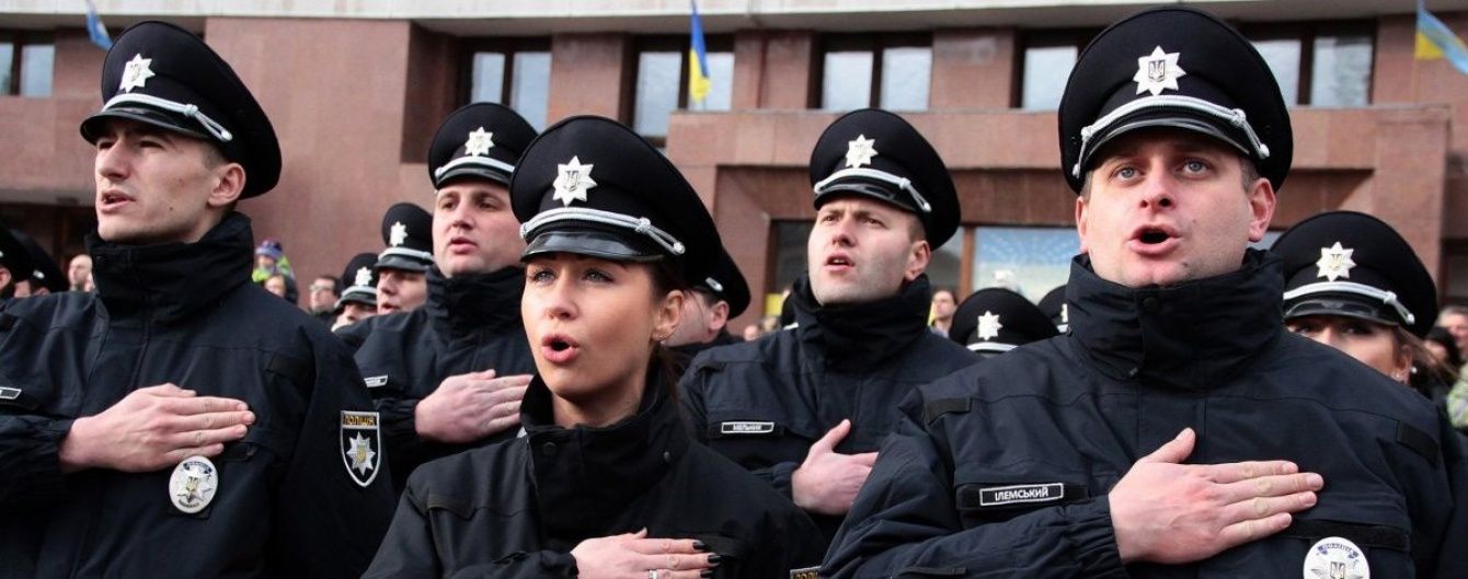 Жорсткий конкурс і учасники АТО: нові патрульні склали присягу в Івано-Франківську