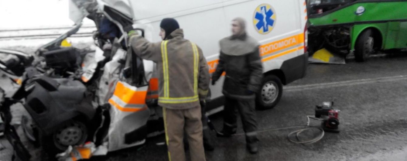 У Харкові помер хлопчик, постраждалий у жахливій ДТП "швидкої" та автобуса