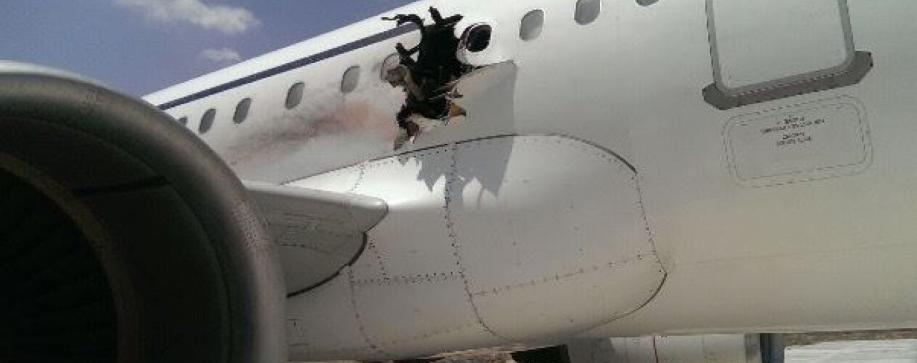 У Мережі з'явилося відео вибуху в літаку A321 у Сомалі