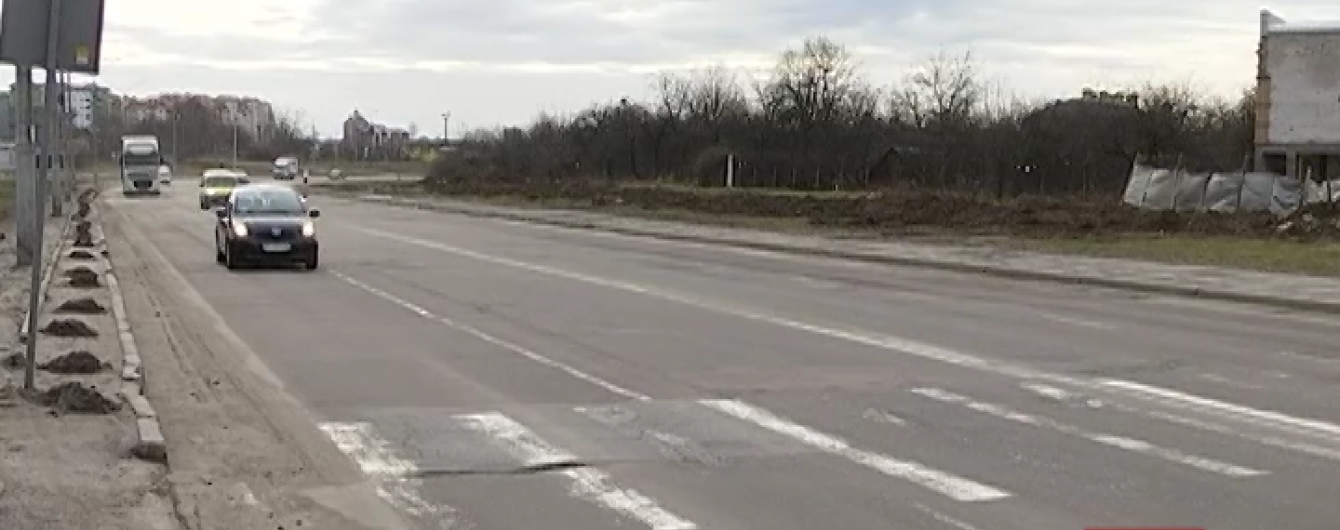 У Львові водій на "зебрі" збив двох дітей, утік, а потім повернувся