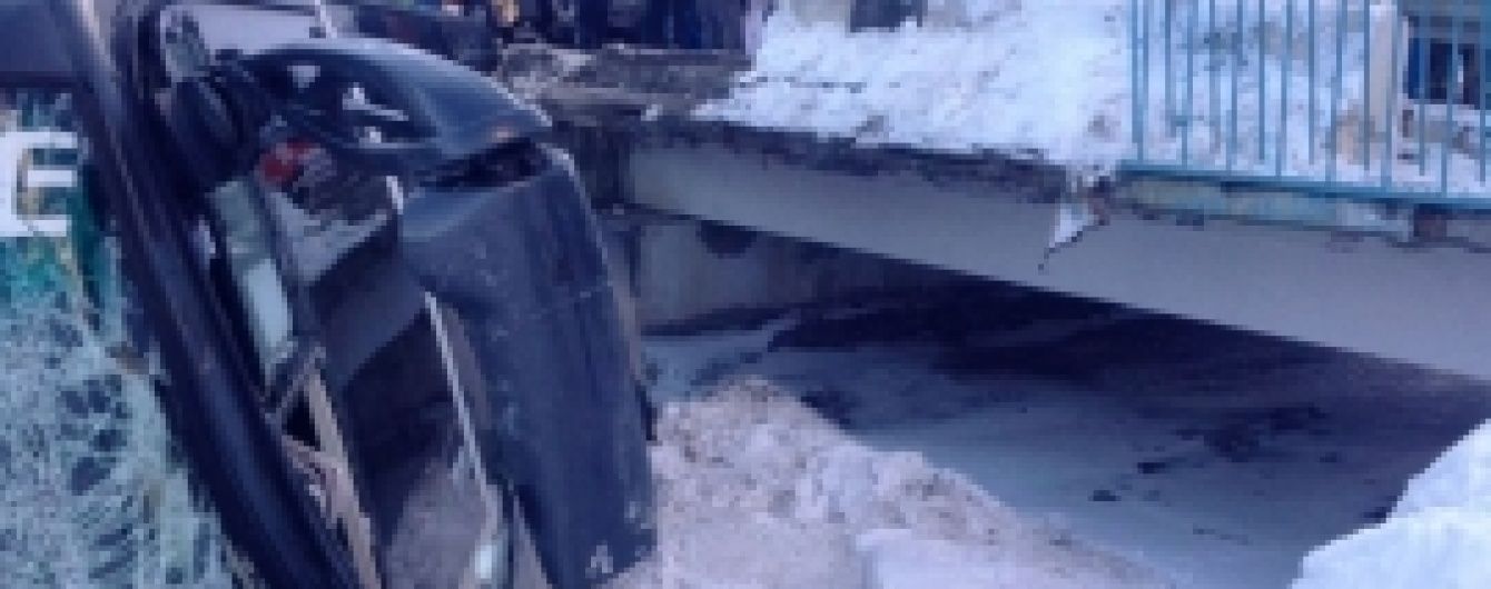 На півдні Росії перекинувся автобус із українцями