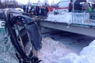 На півдні Росії перекинувся автобус із українцями