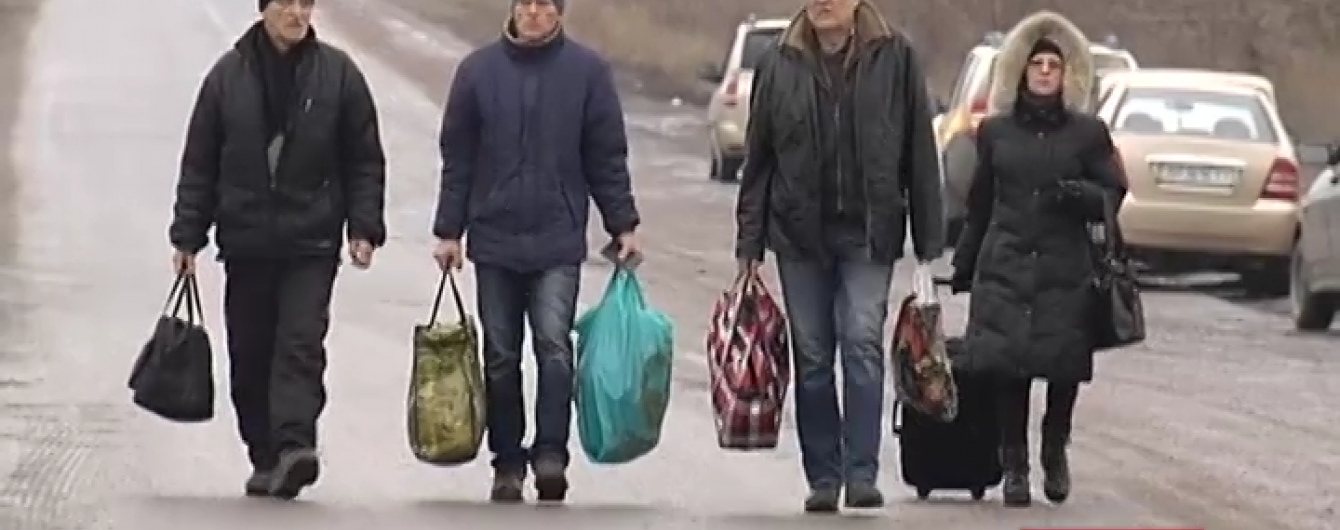 Житель "ДНР" облаяв прикордонників: У дупі повній сидимо і нікому це на х*р не треба