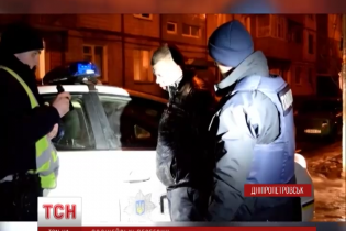 У Дніпропетровську поліцейські з гонитвою та кайданками ловили нетверезого даївця