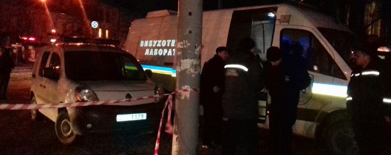 Невідомий повідомив у Кабмін про мінування пам'ятника Бандері у Львові