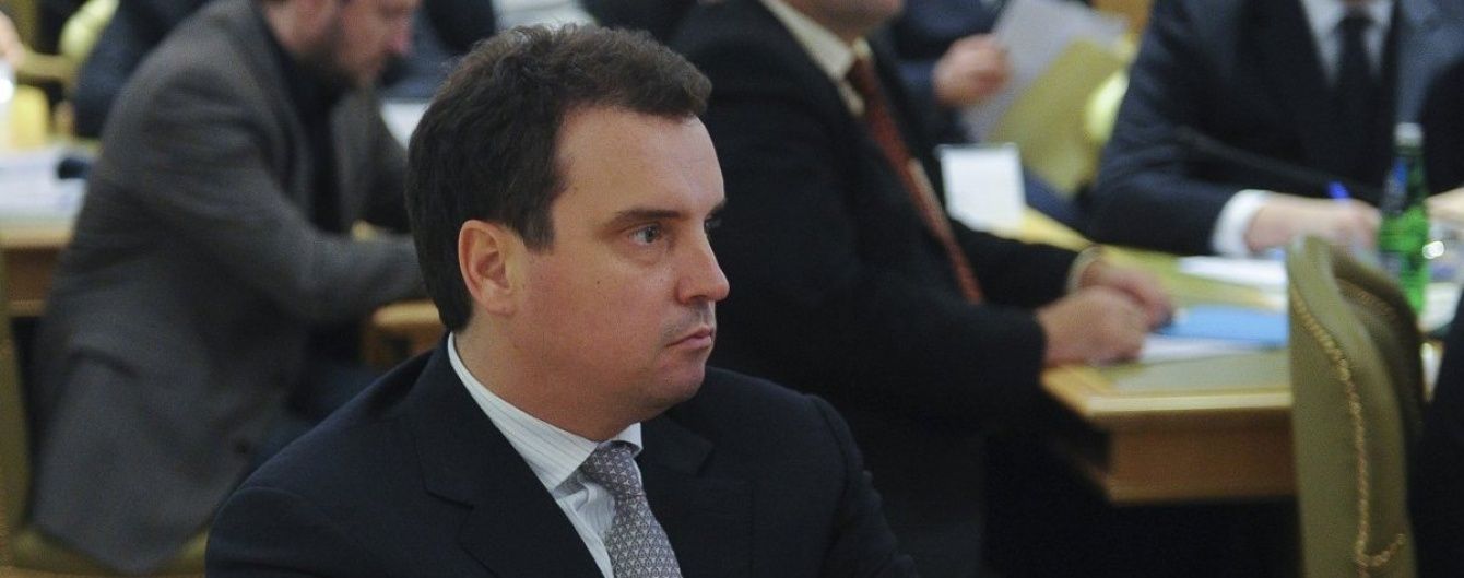 Нардеп опублікував скандальну переписку Пасішника та Абромавичуса