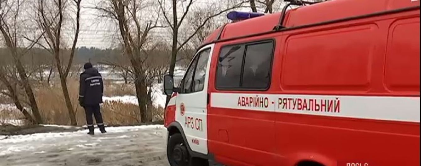 У Кривому Розі діти провалилися під лід на річці: один хлопчик загинув