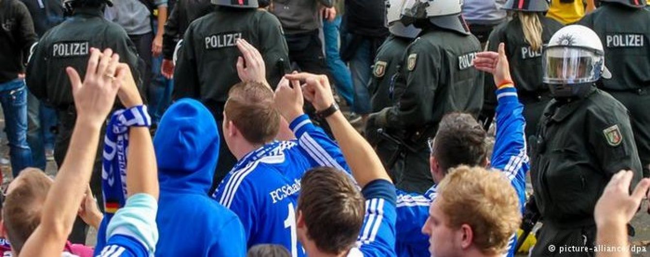 Фани суперника "Шахтаря" у Лізі Європи побили німецьких поліцейських