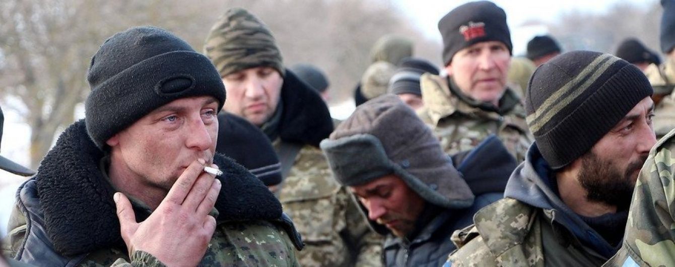 Скандал у "Широкому Лану": на полігоні чекають на Муженка та годують бійців "гарячим"