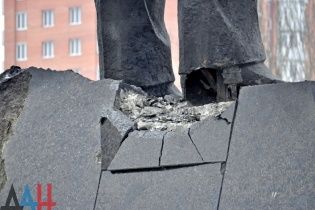 Бойовики "ДНР" повідомляють про затримання підривників Леніна в Донецьку