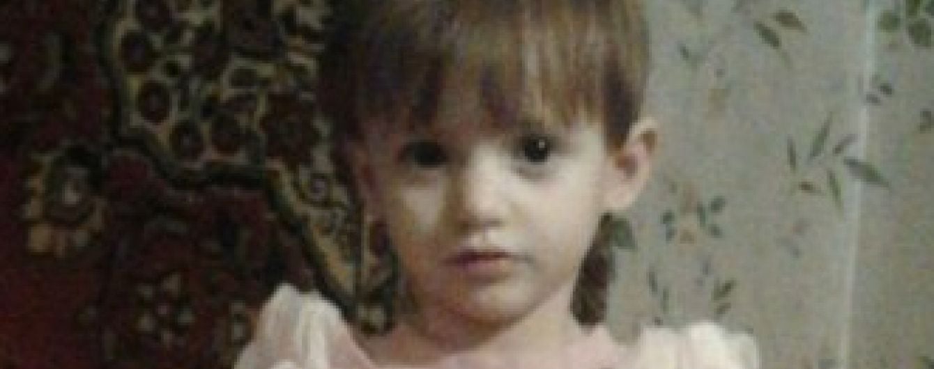 Необхідна допомога в лікуванні дворічної Полінки