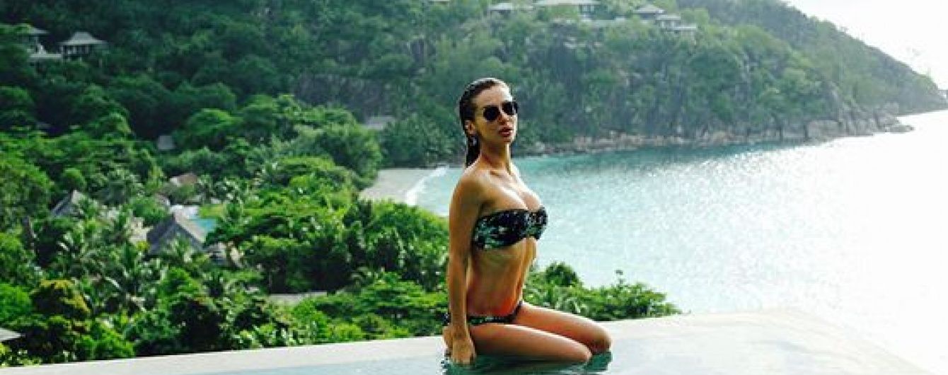 LOBODA похизувалася стрункою фігурою у бікіні та поїздила на величезних черепахах