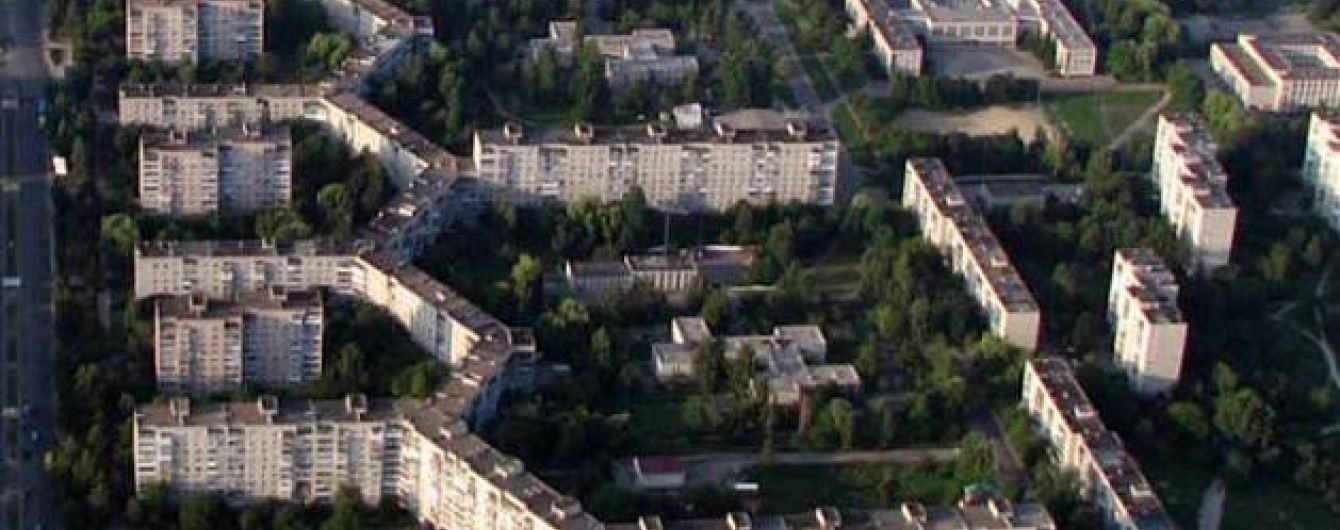 Дім-вулик або "Велика китайська стіна". Жителі Луцька хочуть прославити найдовший будинок у світі