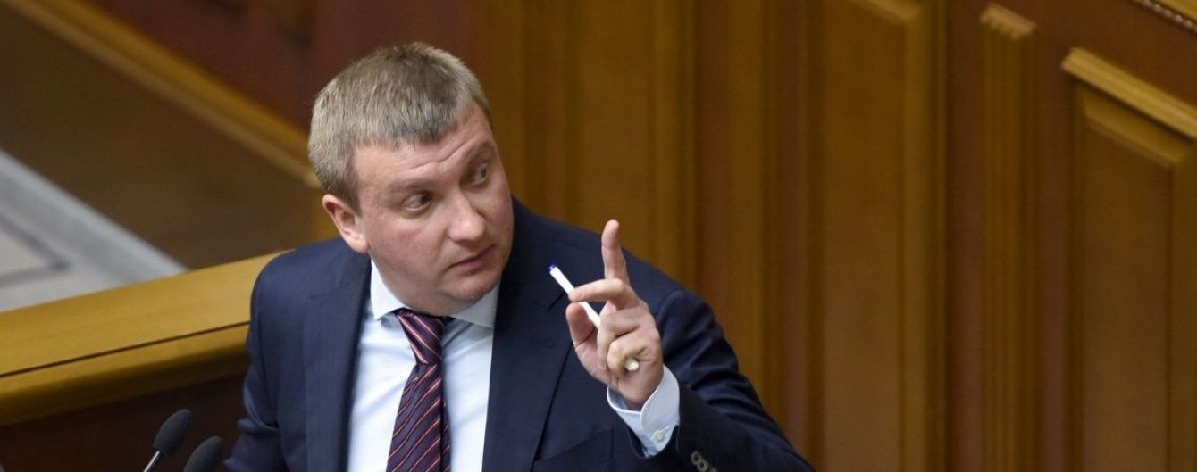 Очільник Мін'юсту задекларував три автомобілі та майже 25 мільйонів на банківських рахунках