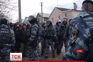 У Криму влаштували масові "облави" на кримських татар – затримали щонайменше 35 осіб