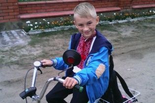 Допоможіть Максимку здолати ДЦП