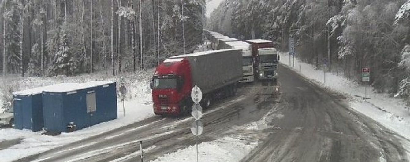 Черга із сотень фур утворилася на білорусько-литовському кордоні
