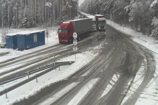 Черга із сотень фур утворилася на білорусько-литовському кордоні