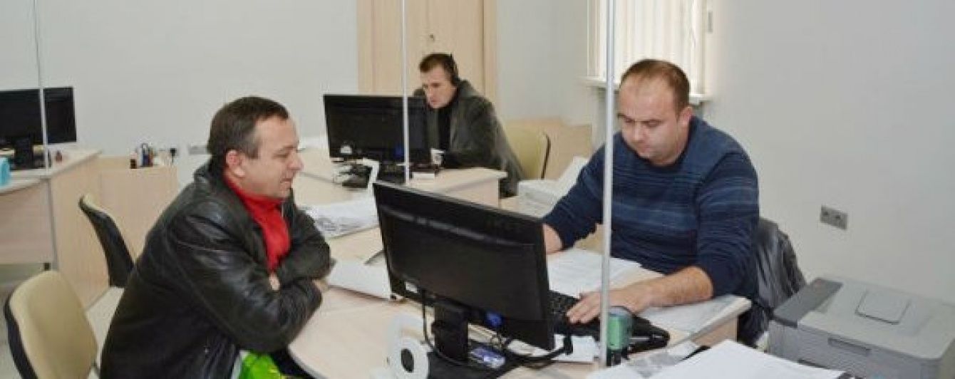 Реєстрацією автомобілів та видачею паспортів займатимуться ЦНАПи – Ковальчук
