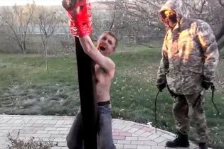 Жахливе відео катування бойовиками наркоторговця на Донбасі шокувало західні ЗМІ