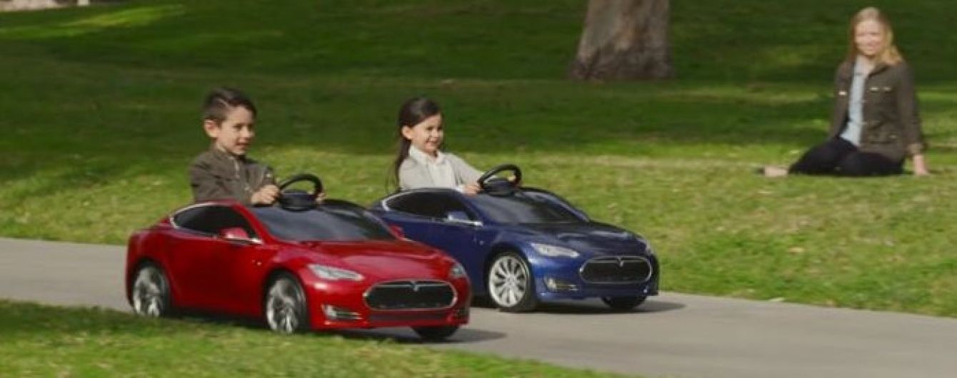 Американцы выпустили детскую версию Tesla Model S (Видео)