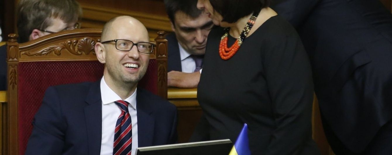 Заява Шокіна на столі в Порошенка та велике інтерв'ю Яценюка. 5 головних новин дня