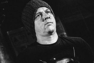 Фронтмену гурту ТНМК зробили операцію