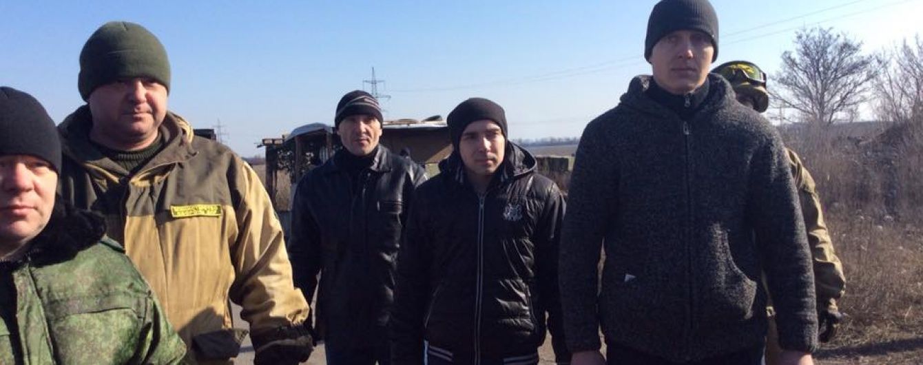 Визволені з полону бійці нарешті зустрілися із рідними