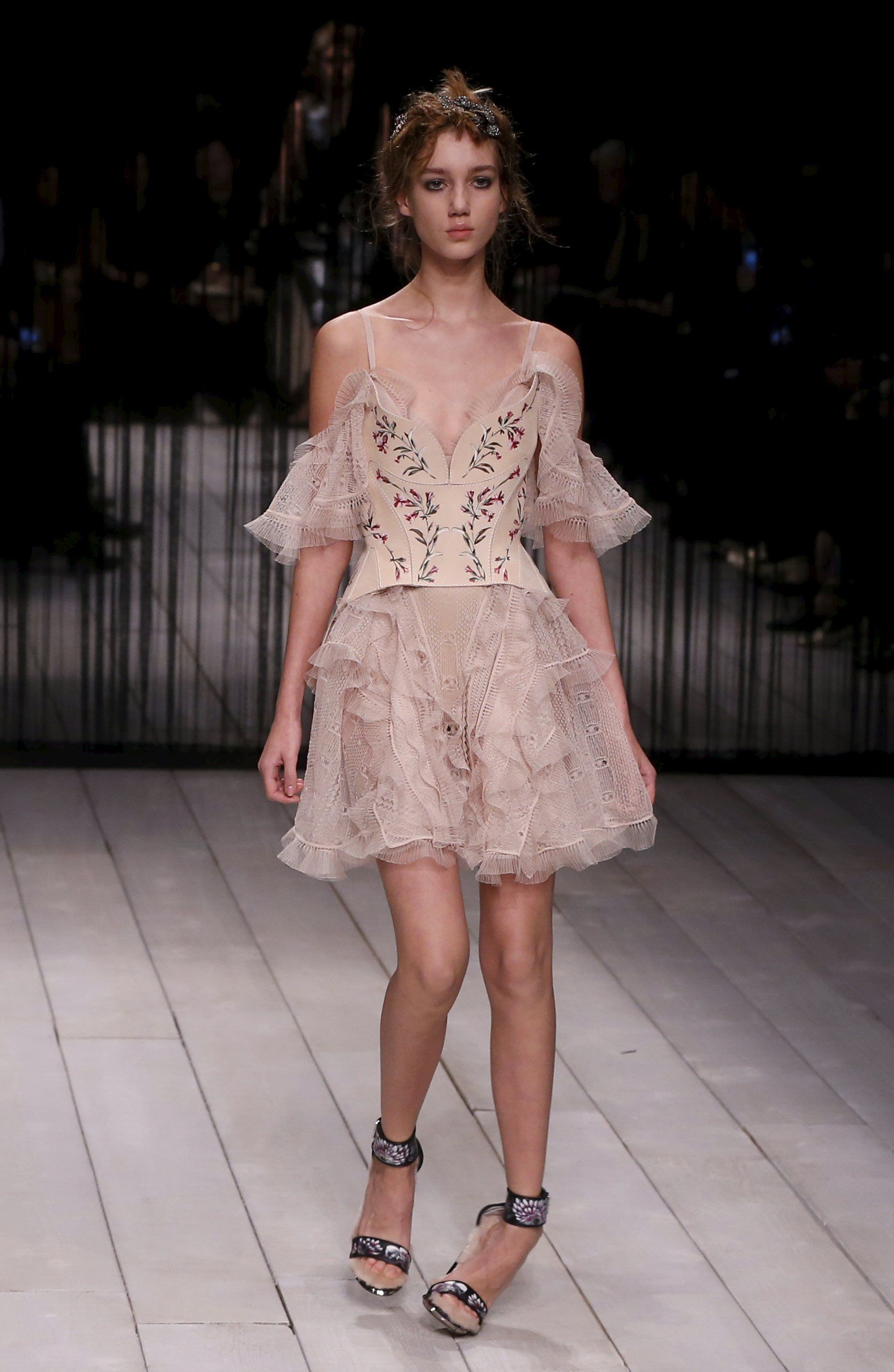 Показ Alexander McQueen_9