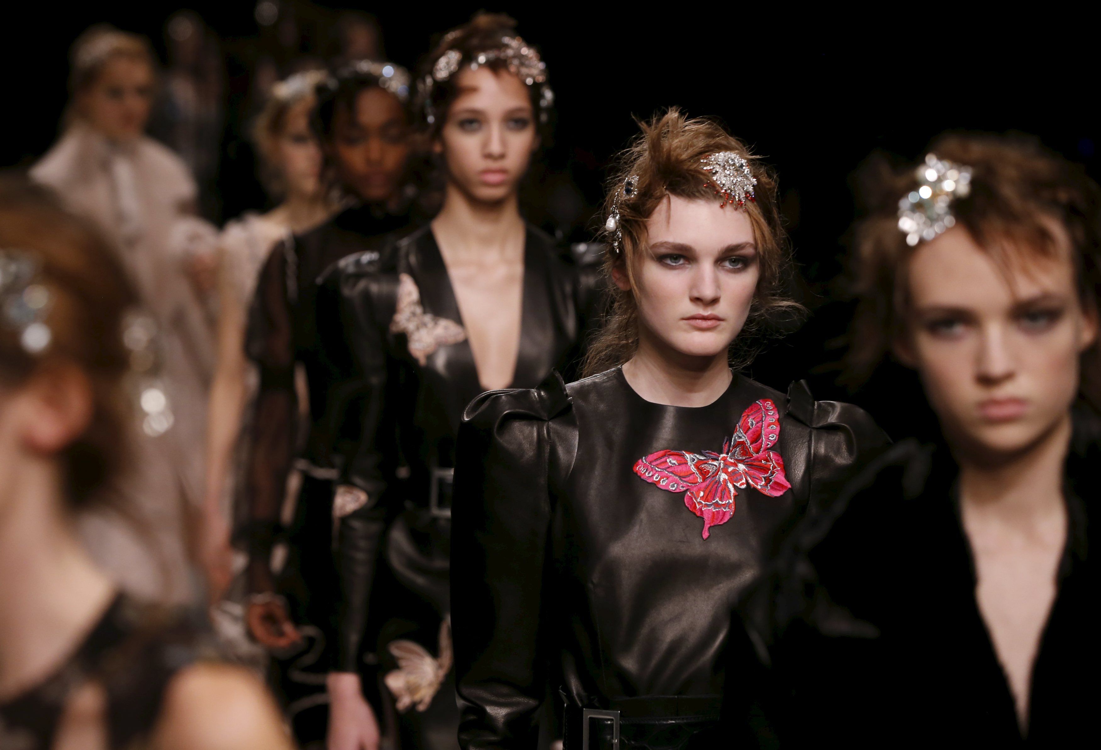 Показ Alexander McQueen_10