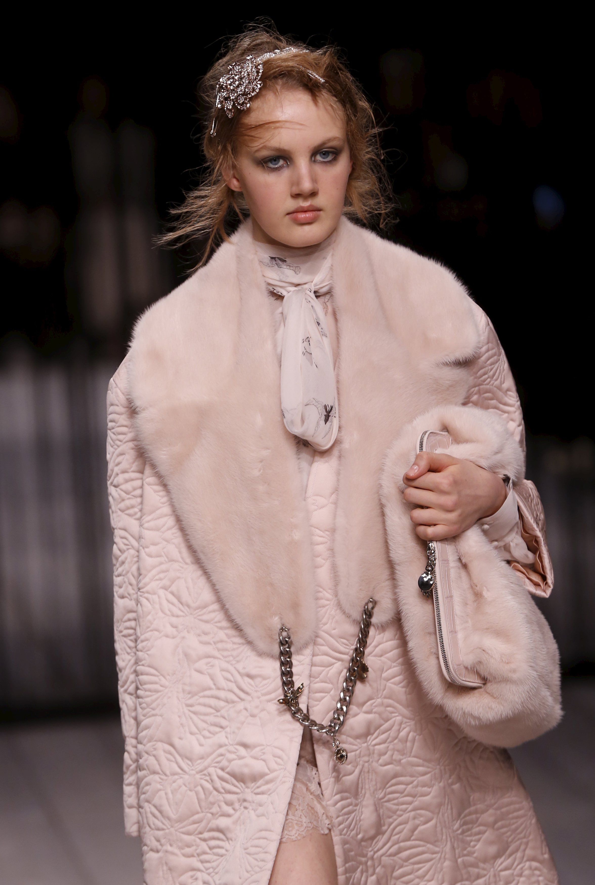 Показ Alexander McQueen_12