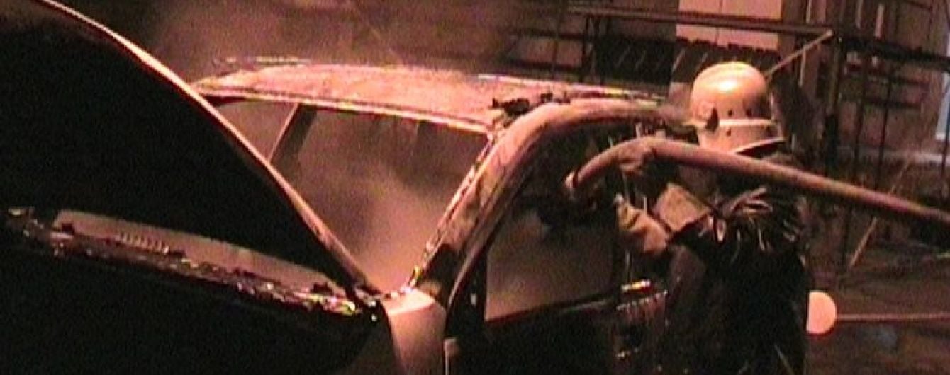 У Сумах невідомий спалив авто депутата міськради