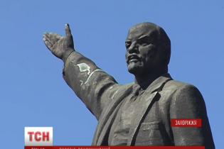 Труднощі декомунізації: чому процес перейменування комуністичних назв в Україні "пробуксовує"