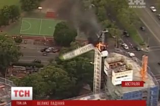 В Австралії завалився величезний будівельний кран